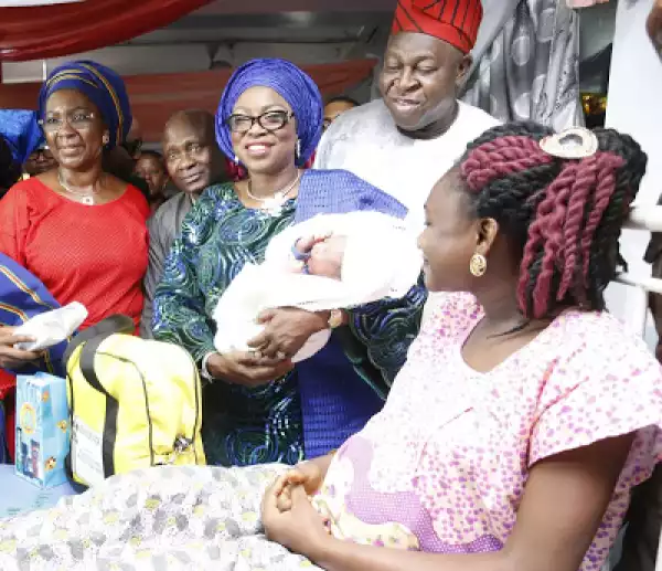 Photos: Wife of Lagos State Gov. Mrs. Bolanle Ambode presents gifts to first babies of the year 2017